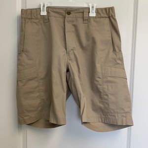 Cargo shorts. Vertex brand. Khaki. Size 34-reg